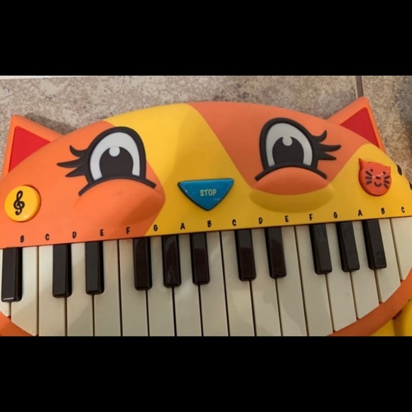 B Toys – Meowsic Toy Piano – Children’S Keyboard Cat Piano with Toy Microphone - Picture 4 of 13